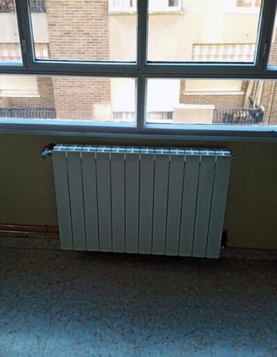 instalacion radiador debajo-de-ventana